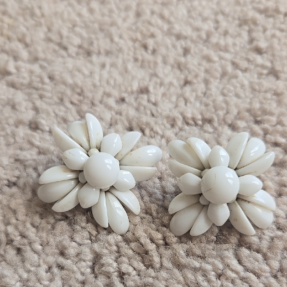 Vintage Handmade And Wired White Milk Glass Floral Clip-On Earrings